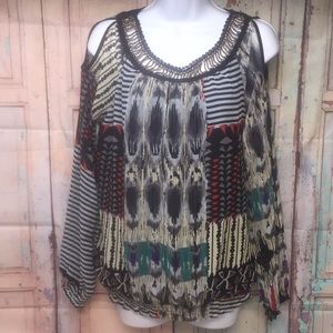 ❤️ YOUNG THREADS Cold Shoulder Top